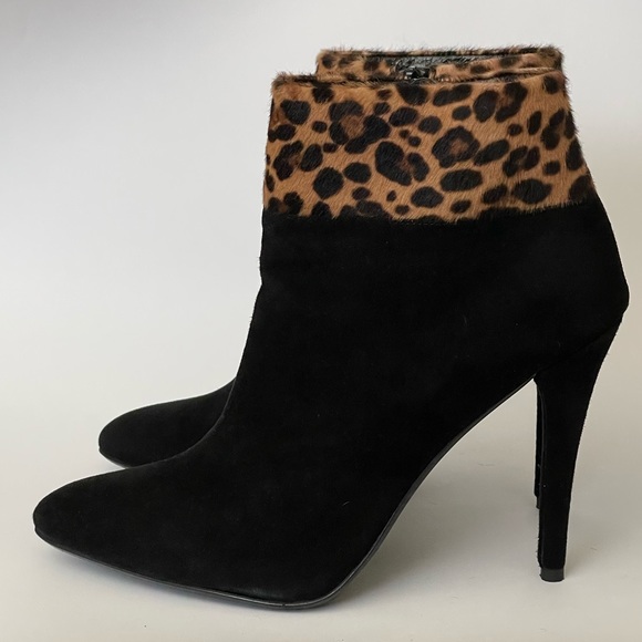 Stuart Weitzman heel booties, real animal skin cuff (dyed cheetah), suede lower - Picture 8 of 11